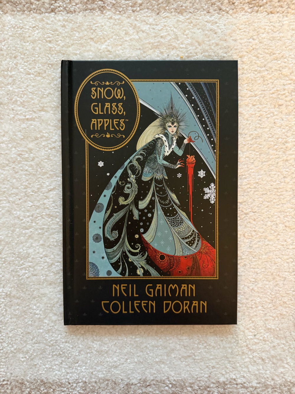 Snow, Glass, Apples by Neil Gaiman and Colleen Doran (Graphic Novel)